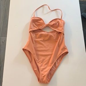 Peach 🍑 cut out bathing suit